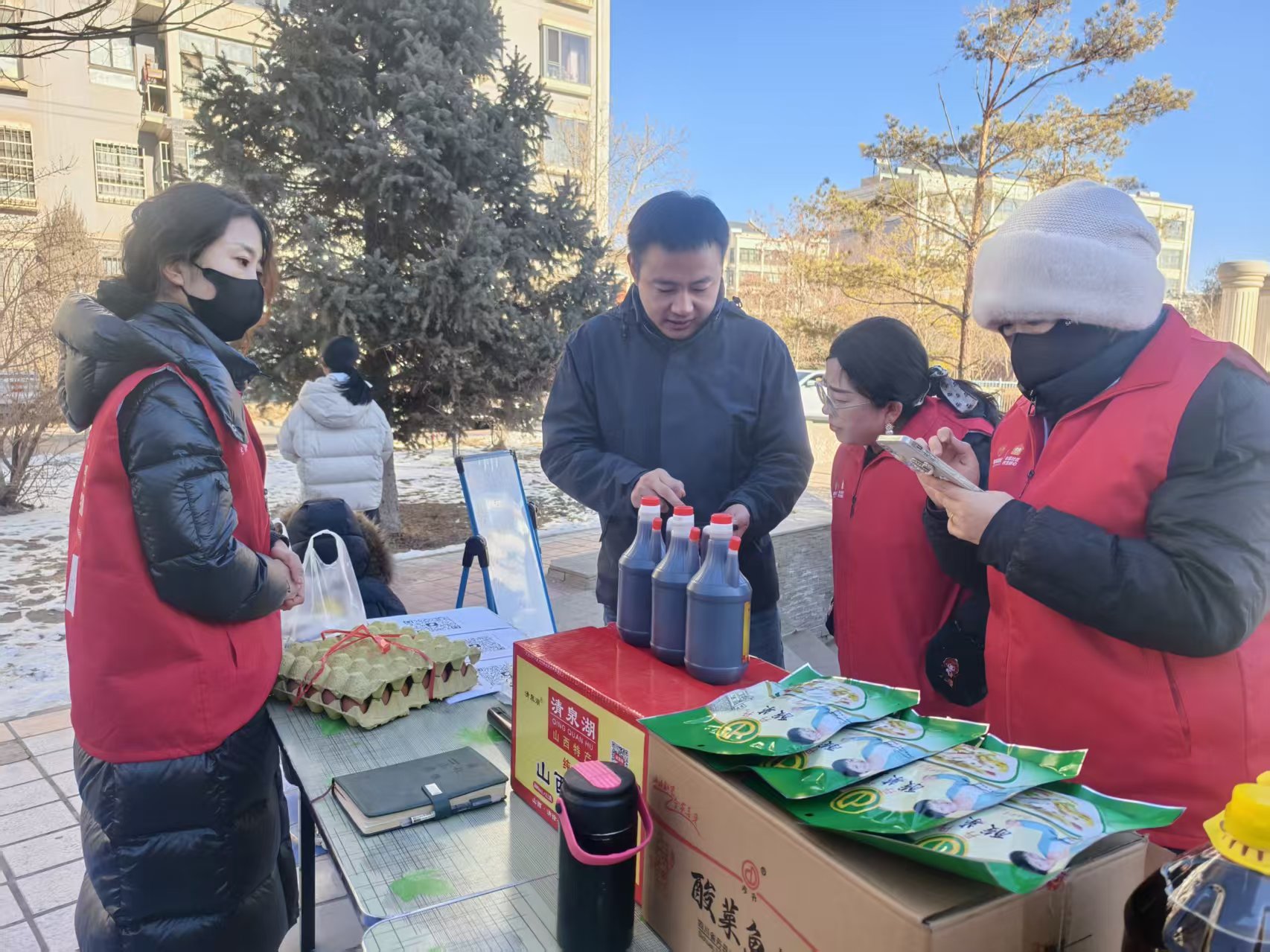 冬日暖流丨家事速配神木便民服务站开业，积雪也挡不住居民的热情